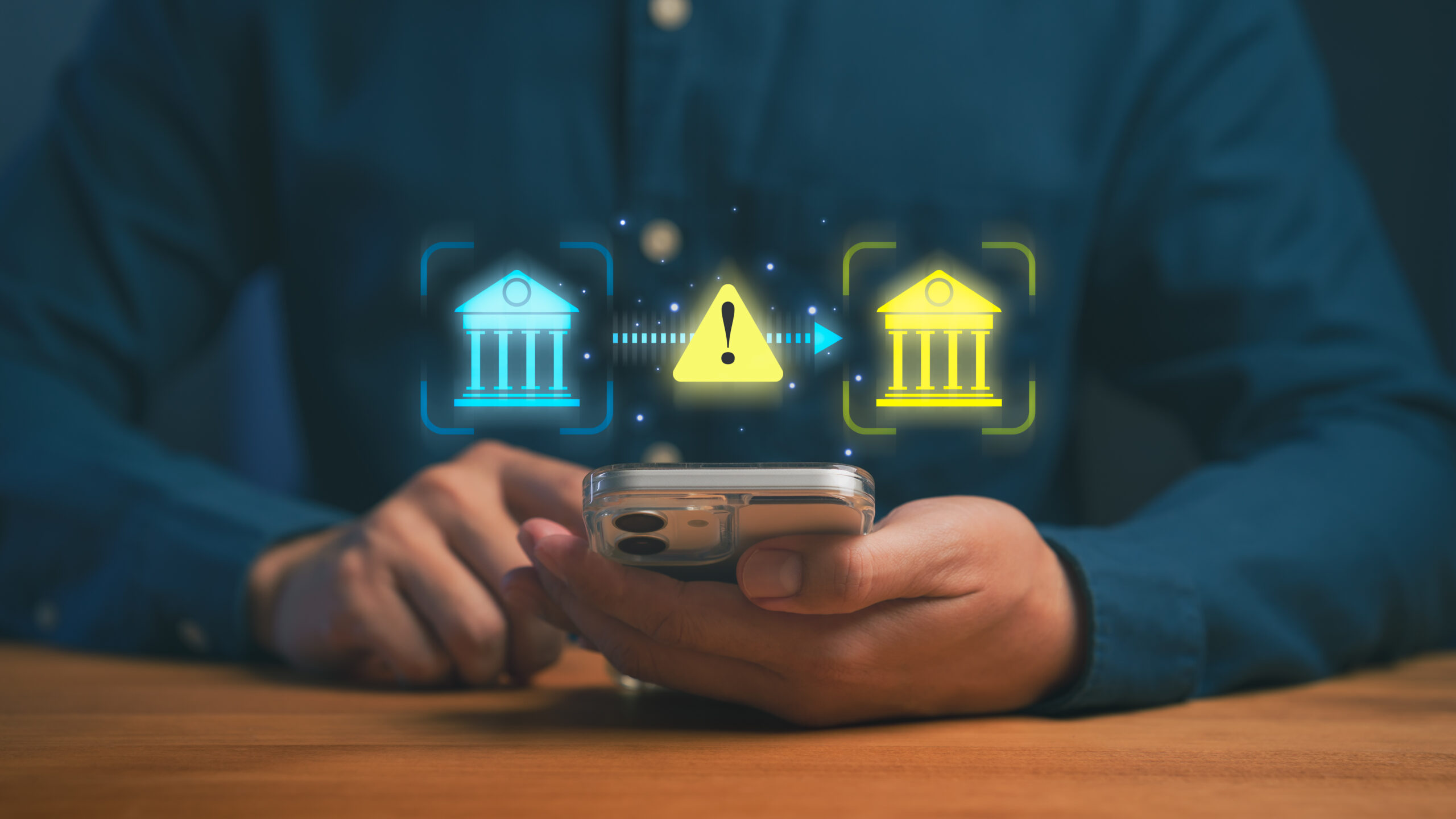 Mit gestohlenen Kontoinfos geben sich Betrüger als echte Bankmitarbeiter aus und erschleichen Überweisungsfreigaben – Haftungsgrundlagen und Schritte.